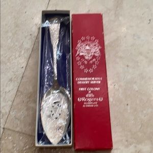 NWOT Commemorative Dessert Server